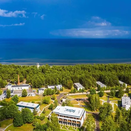 Seaside Apartment Albatross Home Resort Menesdarzs Кестерциемс Экстерьер фото